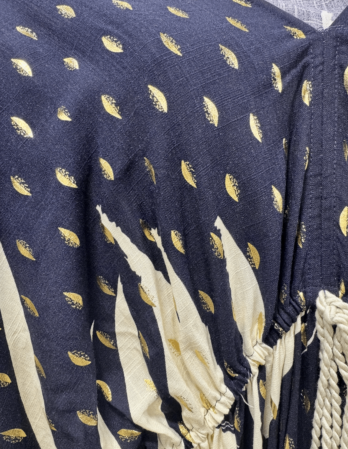 Robe avec détaille doré - La Doudounerie