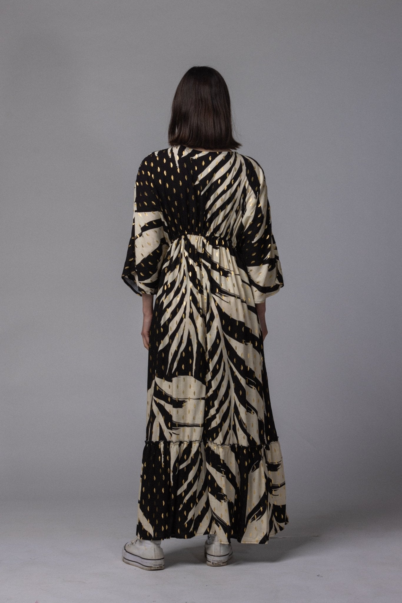 Robe avec détaille doré - La Doudounerie