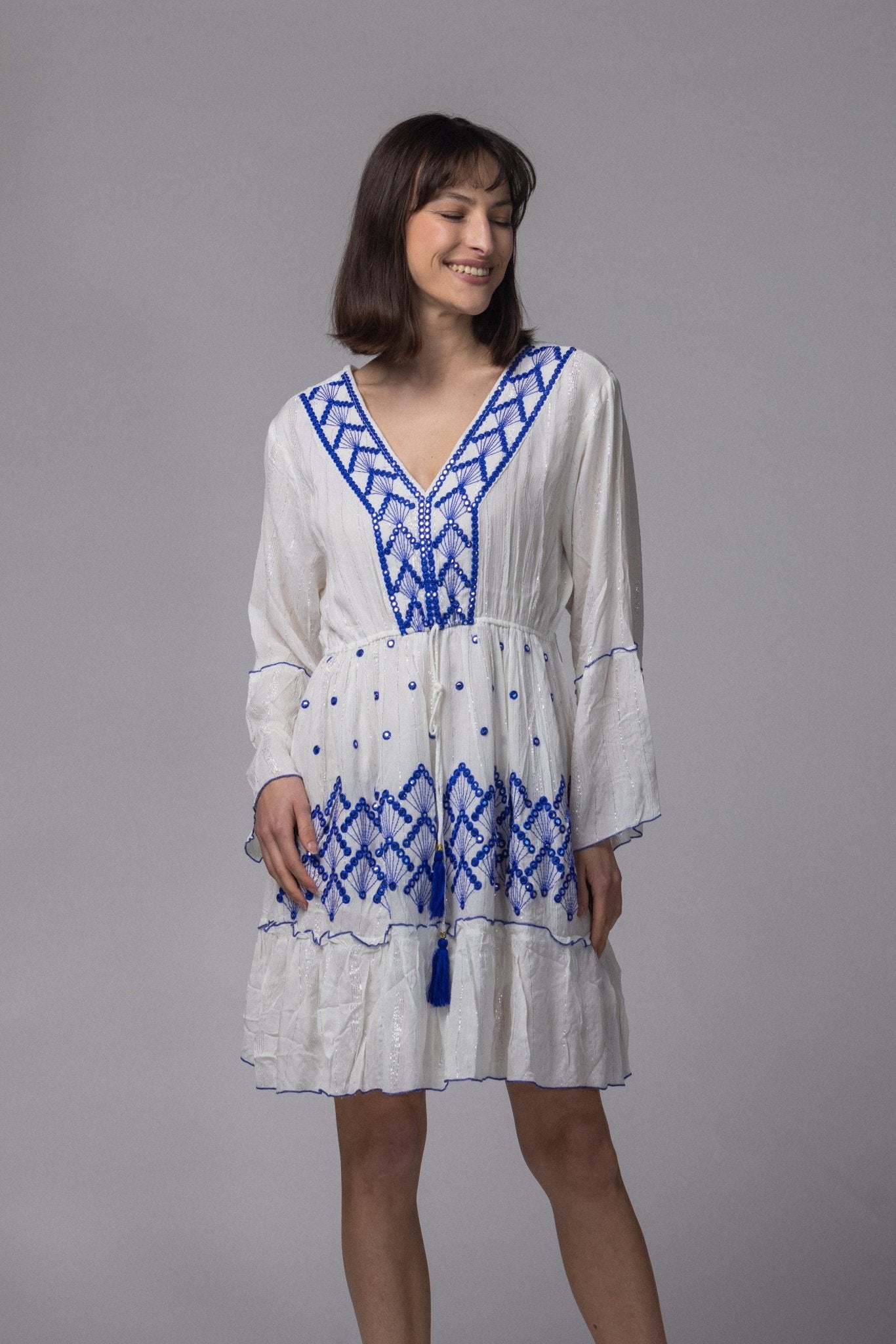 Robe courte été col brodé - La Doudounerie