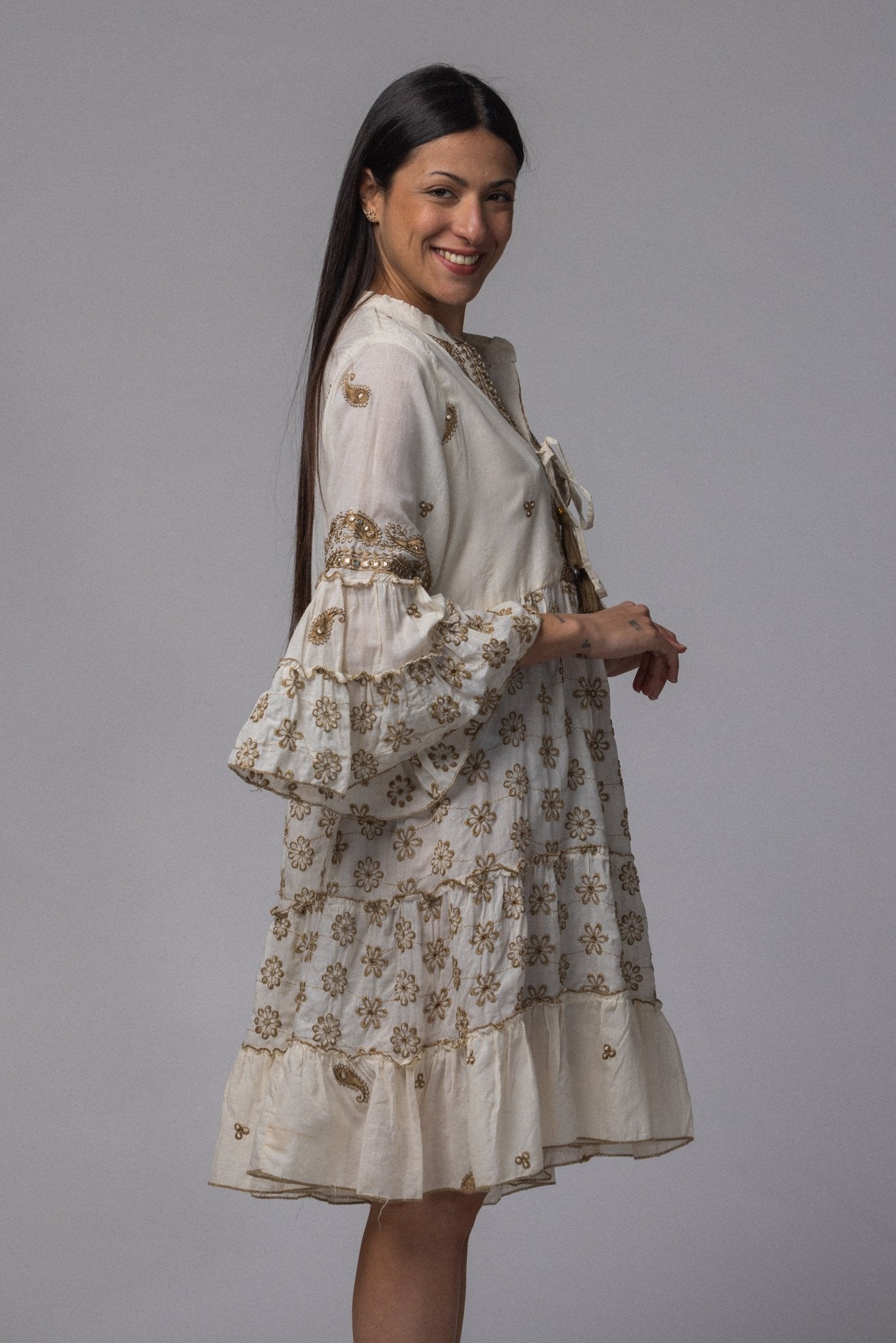 Robe courte motif doré - La Doudounerie