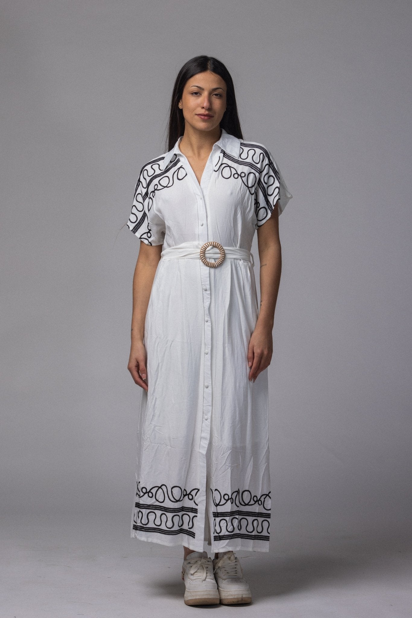 Robe longue avec ceinture et motif brodé - La Doudounerie