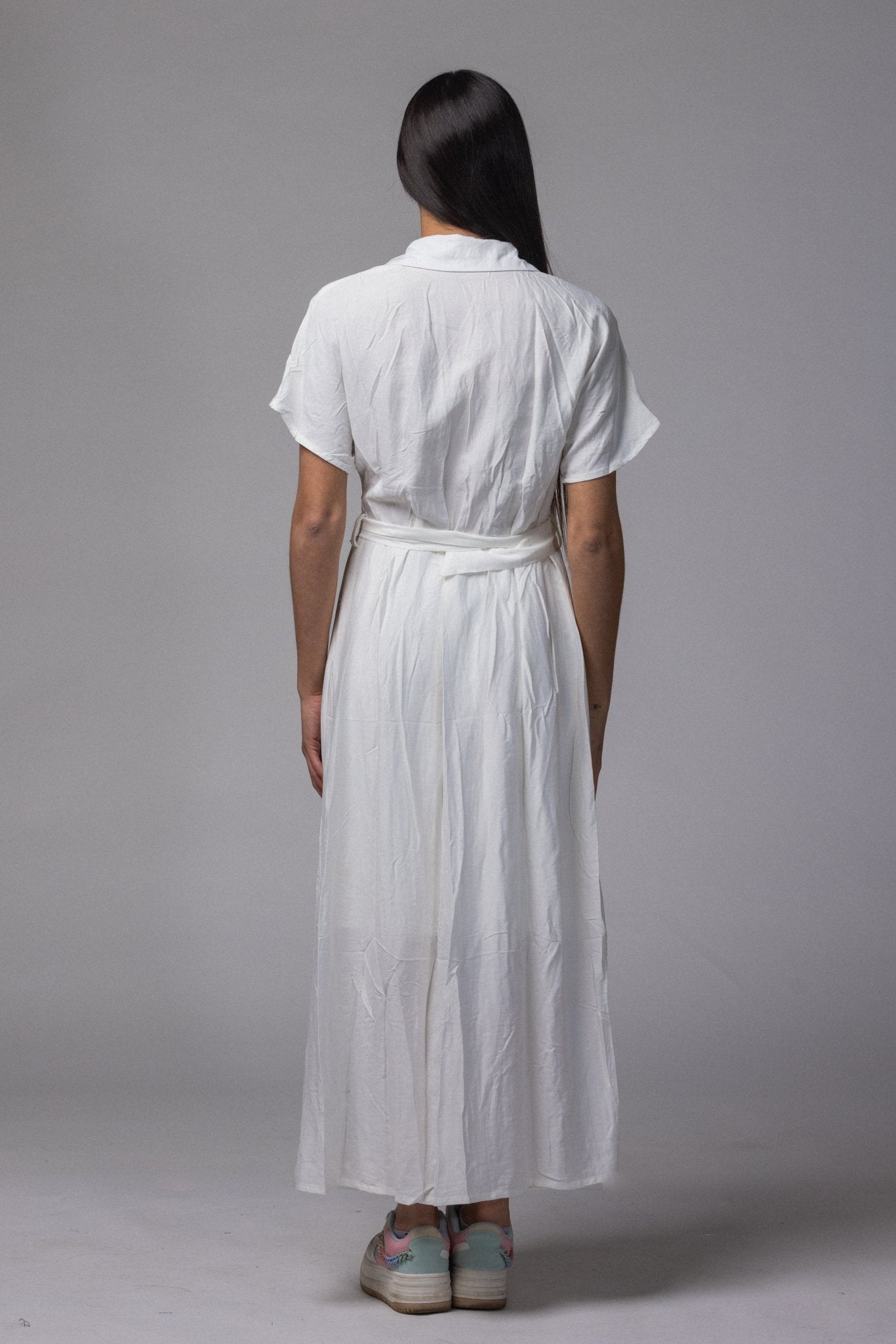 Robe longue avec ceinture et motif brodé - La Doudounerie