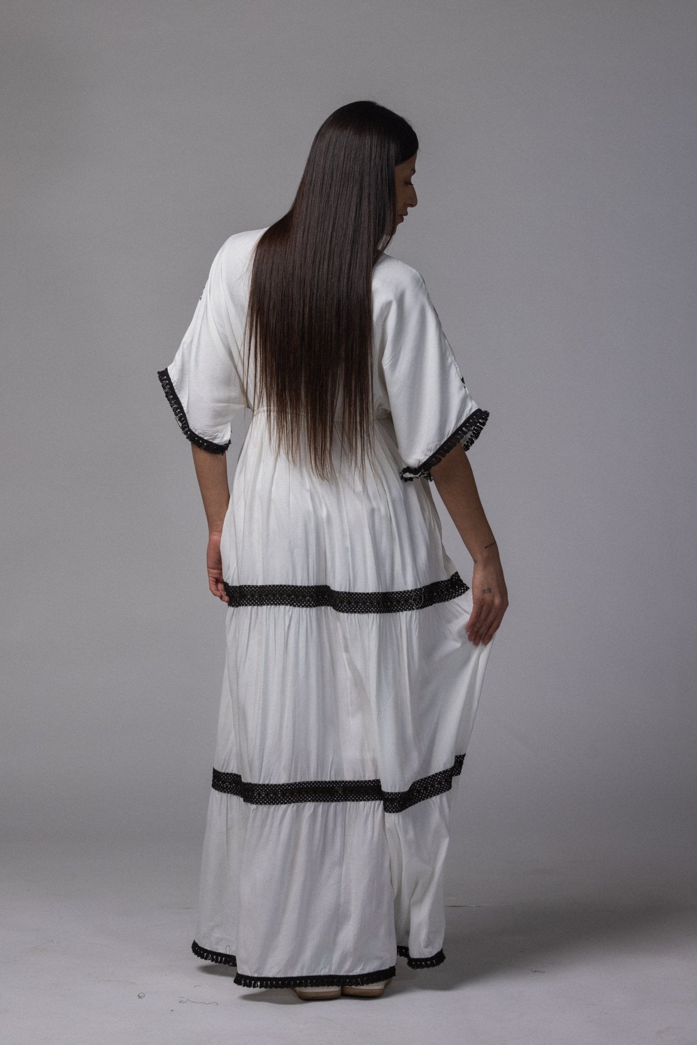 Robe longue avec frange col simple - La Doudounerie