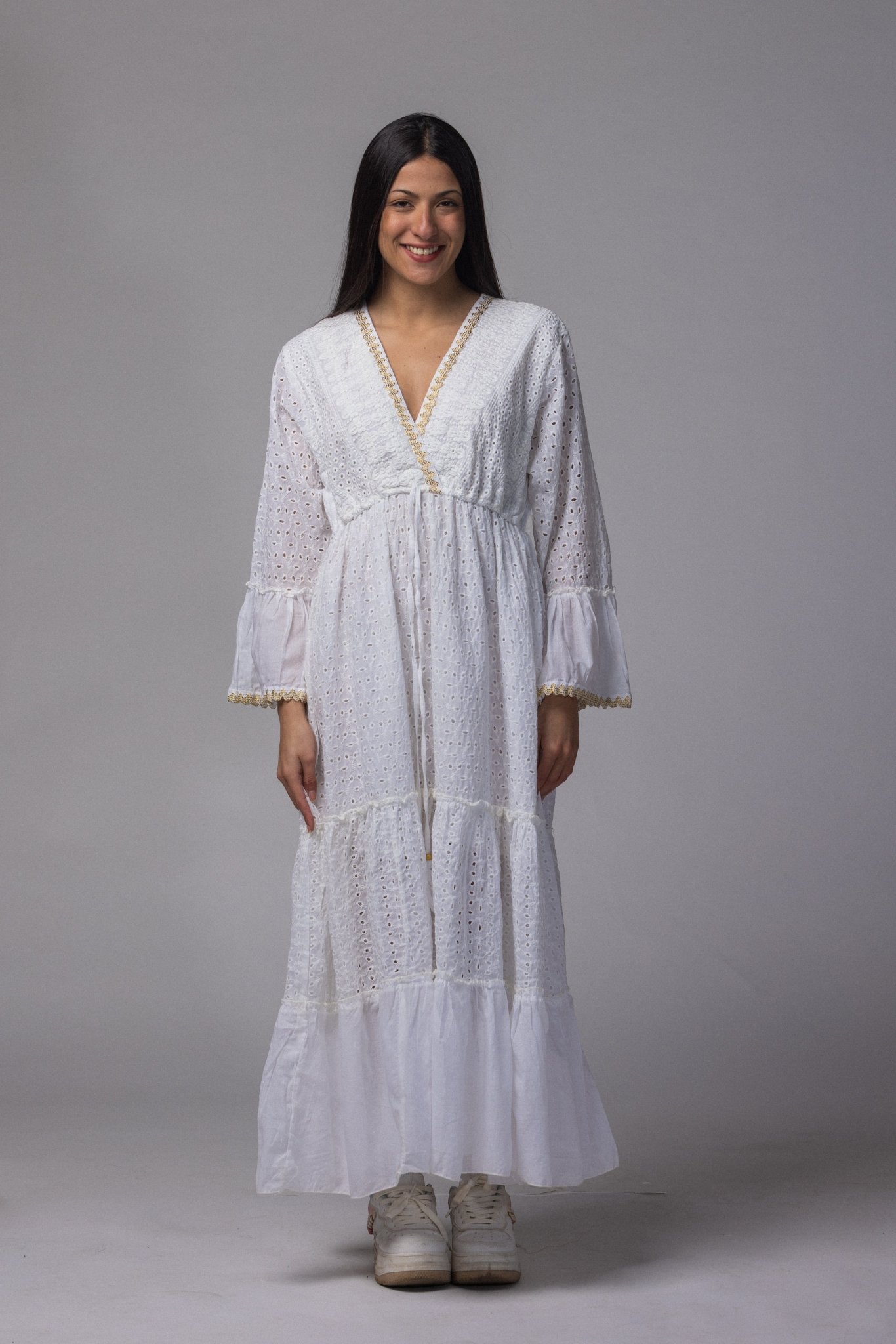 Robe longue brodé blanc et doré - La Doudounerie