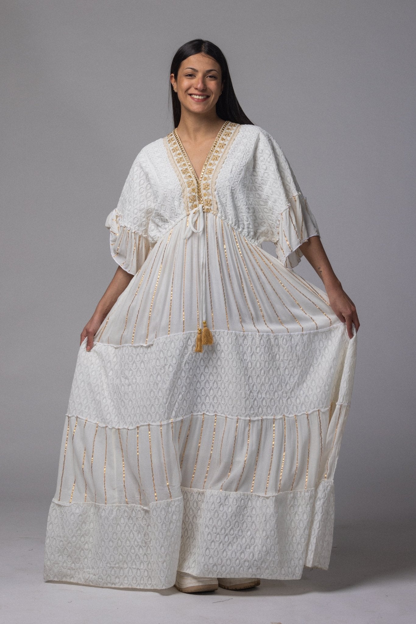 Robe longue brodé doré col V - La Doudounerie
