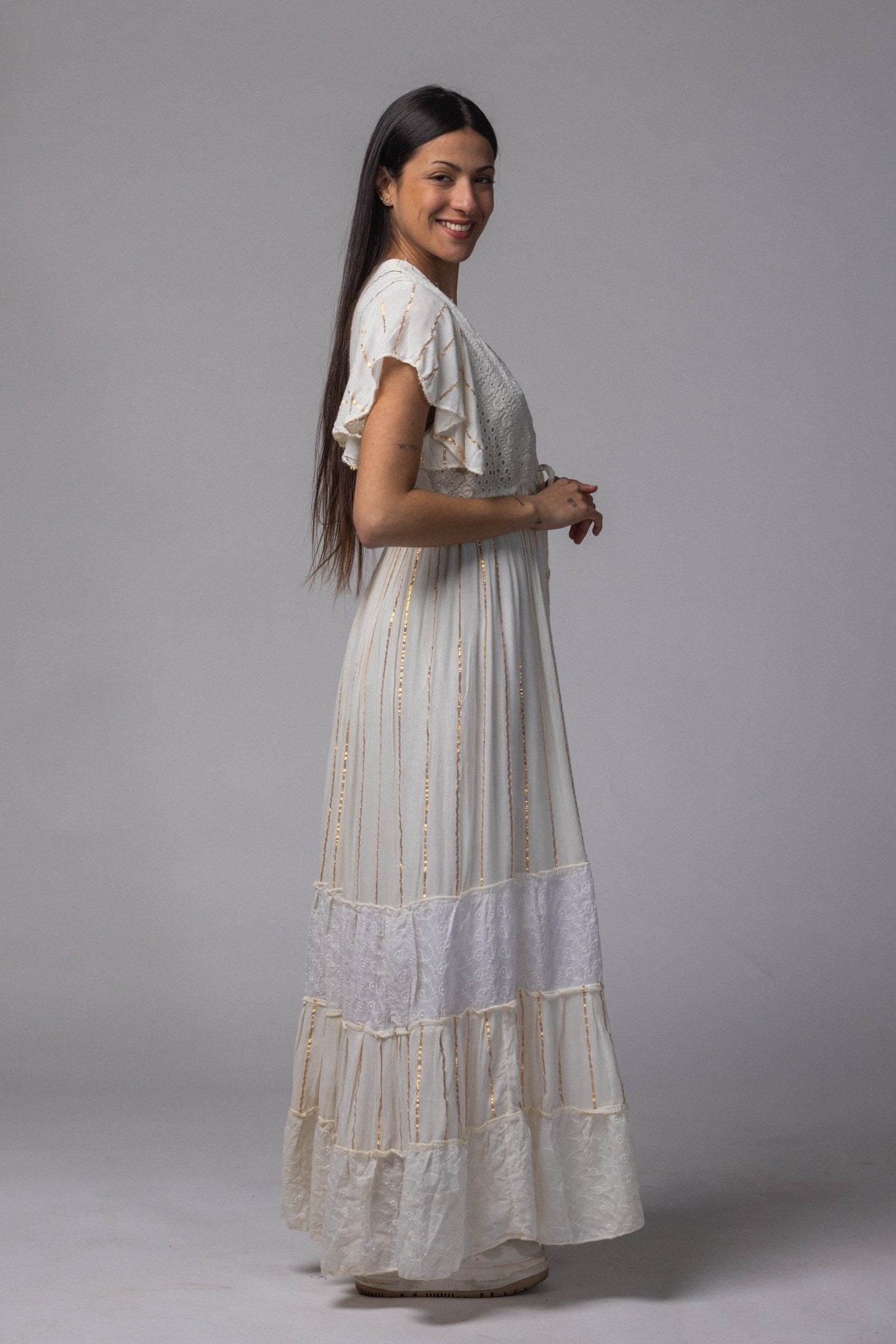 Robe longue brodé doré col V simple - La Doudounerie