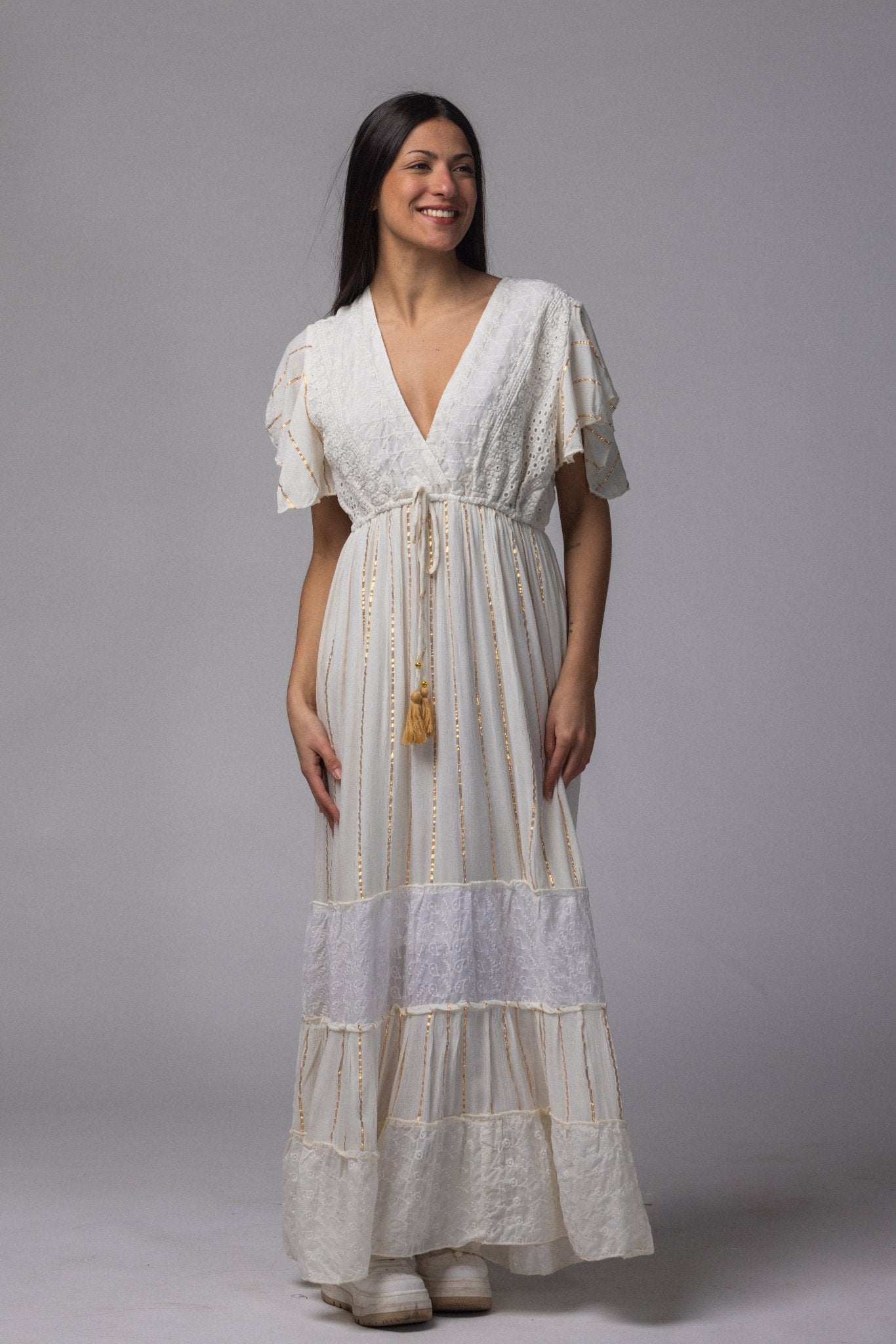 Robe longue brodé doré col V simple - La Doudounerie
