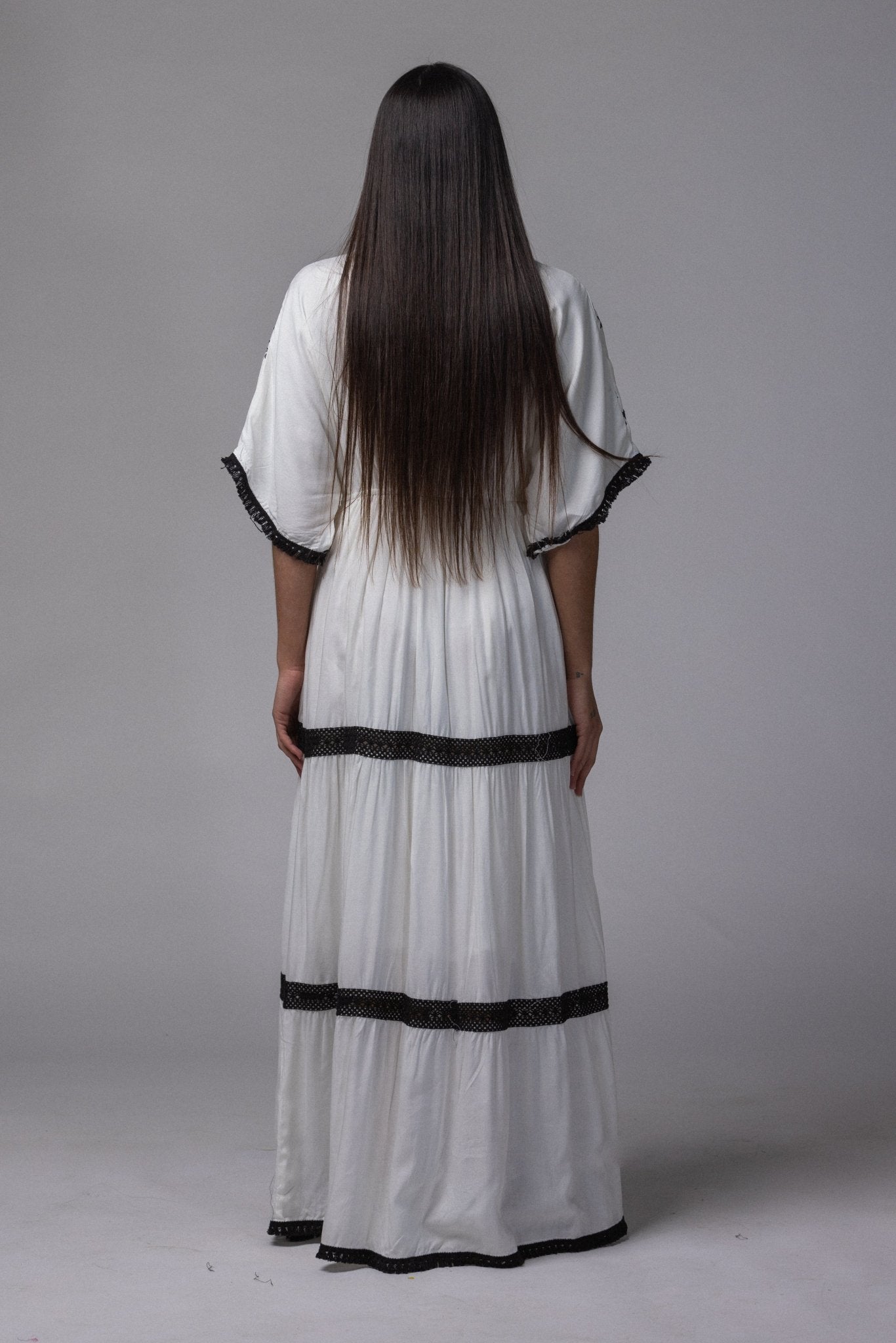 Robe longue volante col V - La Doudounerie