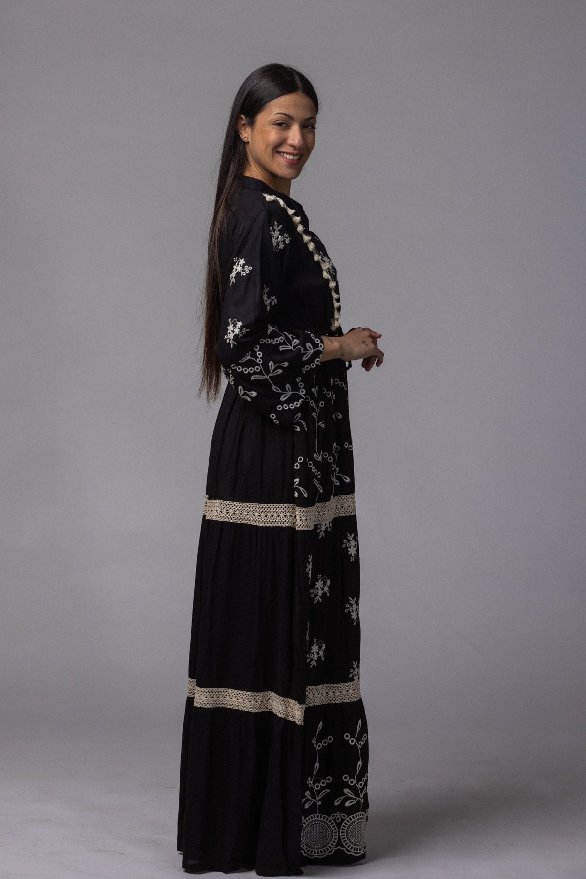 Robe longue avec frange col V - La Doudounerie