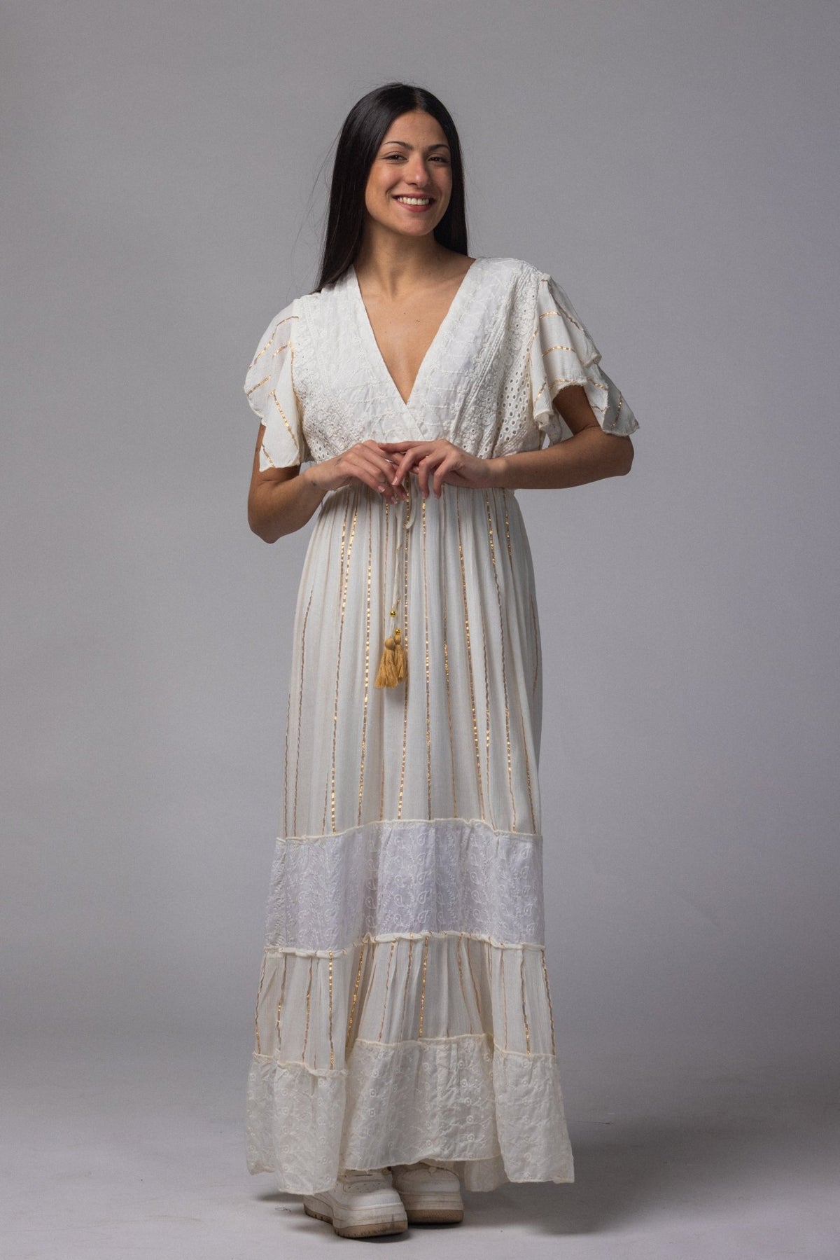 Robe longue brodé doré col V simple - La Doudounerie
